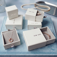 Boîte cadeau en papier de luxe personnalisée avec tiroirs coulissants et poignée pour emballage de bijoux (boucles d'oreilles, bagues) avec logo – Vente en gros