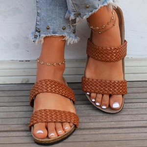 Sandalias con cojín de espuma para mujer, cómodas sandalias con suela de corcho trenzada de Pu para cama de pie al aire libre - Product Image 6
