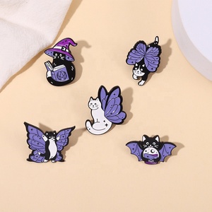 Broches en émail pour chats et papillons violets, broches de sorcières personnalisées, Badges de revers d'insecte, bijoux d'animaux - Product Image 1
