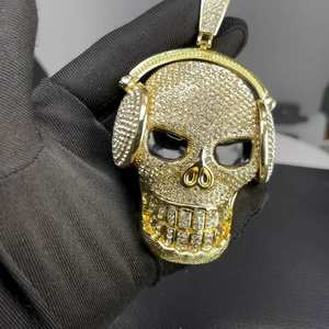 Collar de cadena cubana de Hip Hop con colgante de calavera con auriculares, de circonita extragrande, con incrustaciones de diamantes completas, estilo Hip Hop, y colgante grande de perlas con incrustaciones de diamantes completas. - Product Image 2