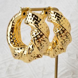Aretes de Aro Chapados en Oro de 18k de Alta Calidad con Estilo Hiphop Africano para Mujer - Product Image 3
