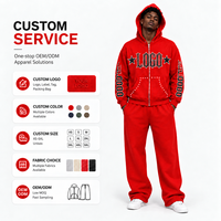 Ensemble survêtement homme rouge avec sweat à capuche zippé et pantalon, broderie strass appliquée, style streetwear Y2K, coupe oversize, fabrication OEM personnalisée