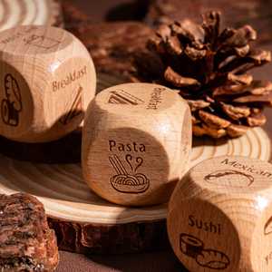 Faccub Nhà Máy Bán Buôn Giá Tùy Chỉnh 30Mm Lớn Bằng Gỗ Xúc Xắc Trò Chơi Tự Nhiên Trống Gỗ D6 Bằng Gỗ Người sành ăn Quyết định Thực Phẩm Xúc Xắc - Product Image 5