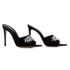 <span class=keywords><strong>Sandali</strong></span> Eleganti da Donna Xinzirain, Stile Mule con Punta Aperta, in <span class=keywords><strong>Raso</strong></span> Nero, Tacco Alto 8,5 cm con Cristalli, Moda Estiva - Product Image 4