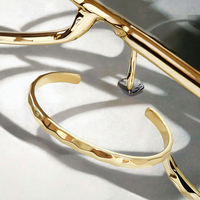 Bracelets ajustables Moos à manchette ouverte, unisexe, motif losange minimaliste, en acier inoxydable en forme de C, avec zircon, plaqué or 18 carats, tendance