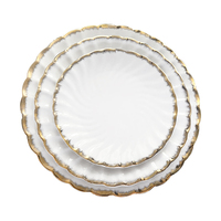 Ensemble d'assiettes et de bols en porcelaine chic et moderne à bord doré Approvisionnement d'usine sûr pour la maison Hôtel Ensemble de vaisselle élégant en gros