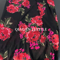 Kain Beludru Burnout Merah Motif Bunga dengan Dasar Hitam & Krem, Pola Mawar untuk Gaun Gaya Cina Baru