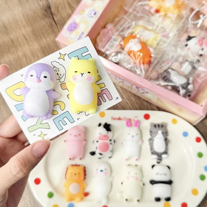 ของเล่นบีบลดความเครียด ซิลิโคนนุ่มนิ่มน่ารัก ขนาดมินิ ขายส่ง แบบกล่อง 24 สี ของเล่นบีบคลายเครียดสำหรับทุกเพศ - Product Image 1
