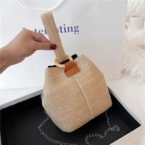 Bolso de mano de cuero sintético con diseño moderno y de gran capacidad, estilo retro. - Product Image 2
