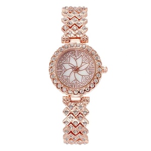 Reloj de Pulsera de Moda para Mujer con Pedrería, Esfera con Flores en Oro Rosa, Reloj de Cuarzo para Dama, Reloj de Joyería - Product Image 5
