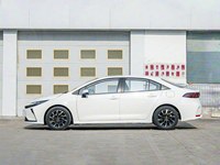 Новая модель Toyota Corolla Cross 2026 года, 2.0L CVT Hybrid, комплектация Elite, кожаные сиденья, камера заднего вида, шины R17, левый руль, внедорожник, LED-фары
