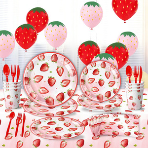 Ensemble de vaisselle de fête à thème fraise, 60-80 pièces, assiettes en plastique, gobelets, serviettes, ballons, décorations d'anniversaire - Product Image 1