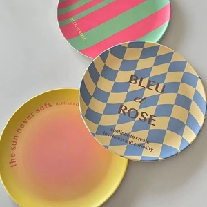 Assiettes décoratives bleues et roses 23 cm, assiettes à dîner à motifs colorés pour le petit-déjeuner, le dessert, la salade, style nordique - Product Image 1
