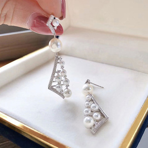 Orecchini Pendenti Asimmetrici Geometrici di Lusso con Effetto Perla, Eleganti Gioielli per Donne, Ideali per Feste e Regali - Product Image 3
