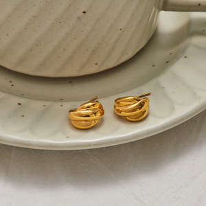 Boucles d'oreilles à trois couches géométriques plaquées or 18 carats pour femmes, bijoux tendance - Product Image 1