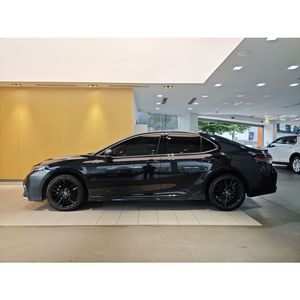Auto Usado Guazi, <span class=keywords><strong>Toyota</strong></span> <span class=keywords><strong>Camry</strong></span> <span class=keywords><strong>2022</strong></span> en Stock, Motor de Combustión de Gasolina, Automático, Sedán de 5 Plazas, Volante a la Izquierda, para Uso Diario Robusto - Product Image 3