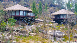 Casa de campo con techo de paja Resort Casa de madera Cabaña de troncos prefabricada redonda Terraza al aire libre Ocio Vacaciones Hotel Lodge Tiny Cozy Villa - Product Image 4