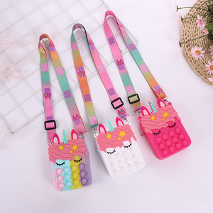 Vente flash : Sacs à main et sacs à main pour enfants mignons en forme de licorne Popit, petits sacs à main en silicone Pop It pour filles et mini sacs à main - Product Image 3