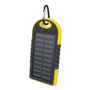 Banco de Energía Solar de 5000mAh Amarillo con Mosquetón para Carga en Exteriores - Product Image 3