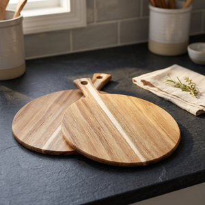 Tabla de cortar redonda de madera de acacia con asa, 1.5 cm de grosor, bandeja para servir y bloque de corte para cocina - Product Image 1