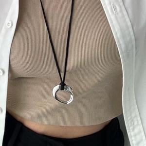 Collar con Colgante Geométrico de Acero Inoxidable, Cadena de Cuerda Negra, Collar Largo para Mujer, Joyería Minimalista de Moda - Product Image 1