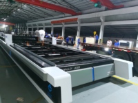 Machine de découpe laser à fibre automatique 8325 avec grande table de travail pour tôles métalliques (laiton, aluminium, acier au carbone) avec commande CNC