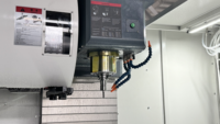MV 1160 Fraiseuse CNC Contrôleur GSK Centre d'usinage vertical Travail des métaux Broche conique BT40 XYZ Prix compétitif