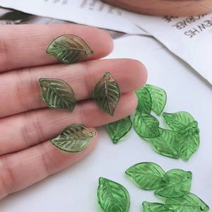 Hạt nhựa thiết kế mới hình lá xanh chất lượng cao, hạt acrylic trong suốt dùng làm đồ trang sức - Product Image 4