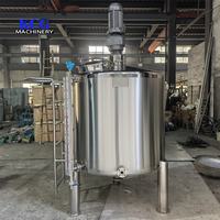 Cuve de mélange en acier inoxydable 304 de qualité alimentaire avec agitateur, rampes d'accès étagées et moteur de 2 kW pour le mélange d'aliments et de boissons