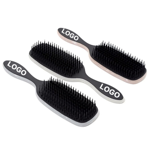 Peine de masaje para el cuero cabelludo con mango de patrón de mármol y logotipo personalizado, peine desenredante para peinar el cabello, cepillo para el cabello para un cabello suave y cuidado capilar - Product Image 1