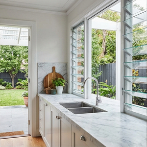 OUNA Étagère à lumière en aluminium réglable avec persiennes orientables qui oriente la lumière du jour naturelle profondément dans la pièce tout en bloquant les reflets pour le bureau et la maison - Product Image 4