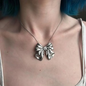Collar con Colgante de Lazo Club Twenty, Cadena de Serpiente de Acero Inoxidable 304, Joyería de Moda para Mujer, Cadena para Clavícula - Product Image 1