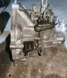Transmission manuelle à cinq vitesses d'<span class=keywords><strong>occasion</strong></span> adaptée à la boîte <span class=keywords><strong>de</strong></span> vitesses Honda RD5 Boîte <span class=keywords><strong>de</strong></span> vitesses d'<span class=keywords><strong>occasion</strong></span> d'origine <span class=keywords><strong>de</strong></span> haute qualité - Product Image 2