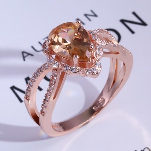 Anello da donna con zirconi intarsiati a goccia d'acqua, elegante gioiello da mano per la moda quotidiana - Product Image 3