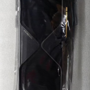 การ์ดจอ New Rtx 6000 Pro Blackwell Edition สำหรับการฝึกโมเดล AI ขนาดใหญ่ พร้อมโซลูชันปัญหาหน่วยความจำเต็ม - Product Image 2