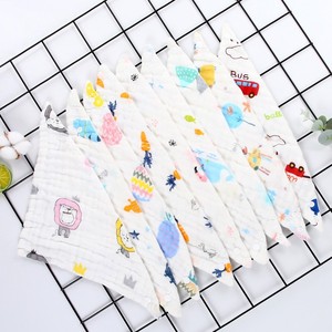 ผ้ากันเปื้อนเด็กทรงสามเหลี่ยม Qidou ขนาด 30x45 ซม. ผ้าฝ้ายแท้ 6 ชั้น ผ้าก๊อซความหนาแน่นสูง ผ้ากันน้ำลายสำหรับเด็กแรกเกิด ลายพิมพ์ - Product Image 1