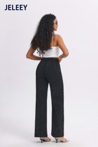Vaqueros negros holgados y cómodos con pierna ancha, corte recto y grandes pedrerías con estampado llamativo para un look relajado - Product Image 6