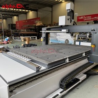 Routeur CNC automatique à 4 axes avec tête oscillante pour l'usinage du bois, idéal pour les usines de meubles intelligents, avec fonction de gravure 3D et de rotation de la broche