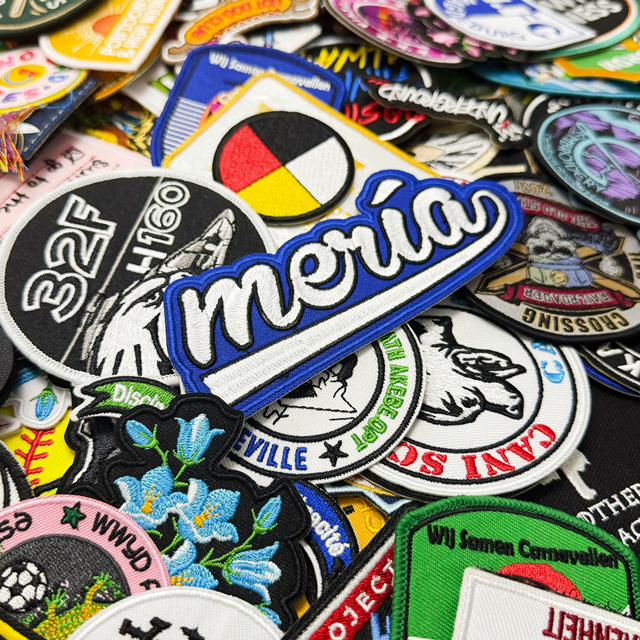Hot Sell Custom Iron on Woven DIY Fabric Patch Wholesale Brand Logo Badge Woven Heat Transfer Patches for Applique Clothing