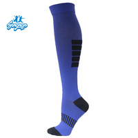Chaussettes de compression sportives personnalisées pour jeunes, hommes et femmes, respirantes, pour le football, 100 % polyester, écologiques, été, ODM, mi-mollet