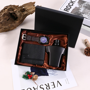 Ensemble d'accessoires pour hommes <span class=keywords><strong>de</strong></span> <span class=keywords><strong>marque</strong></span> personnalisée <span class=keywords><strong>de</strong></span> qualité supérieure avec montre à quartz, portefeuille en cuir, <span class=keywords><strong>parfum</strong></span> pour partenaires commerciaux, <span class=keywords><strong>coffret</strong></span> cadeau - Product Image 1