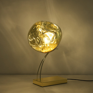 Lámpara de Mesa de Estilo Nórdico Creativo con Iluminación Ambiental, Adorno Único de Lava para Decoración de Dormitorio, Diseño Moderno para Sala de Exhibición, Arte para Mesita de Noche - Product Image 4