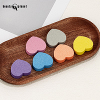 Beauté planète vente chaude en forme de coeur doux maquillage éponge pour le visage Portable cosmétique haute qualité fond de teint bouffée en gros