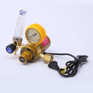 Réducteur de pression de CO2 avec manomètre et débitmètre pour applications de soudage et de découpe - Product Image 1