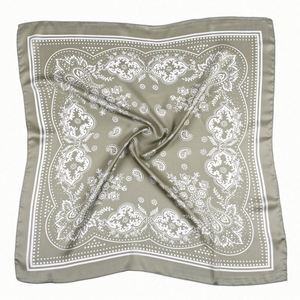 ออกแบบผ้าพันคอไหมพิมพ์ลายเองได้ สำหรับการสวมใส่อย่างมีสไตล์หรือเป็นของขวัญองค์กร พร้อมความยืดหยุ่นในการออกแบบที่เต็มรูปแบบ - Product Image 2