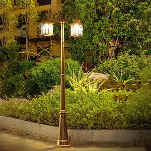 Lampadaire de jardin extérieur en fer avec abat-jour en verre LED, lumière blanc chaud 2700K, IP66, ampoule A19 non amovible, AC 220V, détecteur de mouvement, alimenté par énergie solaire - Product Image 6