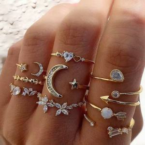 Set di Anelli Impilabili a Più Strati con Stelle e Lune, in Lega Bicolore, Ornamento Quotidiano Bohémien per Donne - Product Image 3