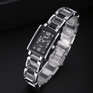 Nuevo Reloj de Pulsera para Mujer Estilo Coreano con Esfera Cuadrada de Diamantes, Reloj de Cuarzo en Stock al por Mayor - Product Image 4