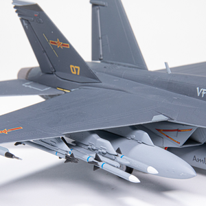 Modelo de Avión de Combate <span class=keywords><strong>F</strong></span>-18E Super Hornet a Escala 1/72, Escuadrón Enemigo Hipotético Chino, Aleación Preensamblada - Product Image 4