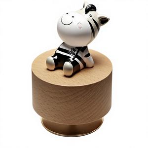 Sıcak Satış Sevimli Karikatür Hayvan Figürlü El Yapımı Döner Müzik Kutusu Ahşap Mekanizmalı Sekiz Nota Sesli Gökyüzü Temalı Yaratıcı Hediye 30'lu Yıllardan Esinlenilmiş Ses - Product Image 3